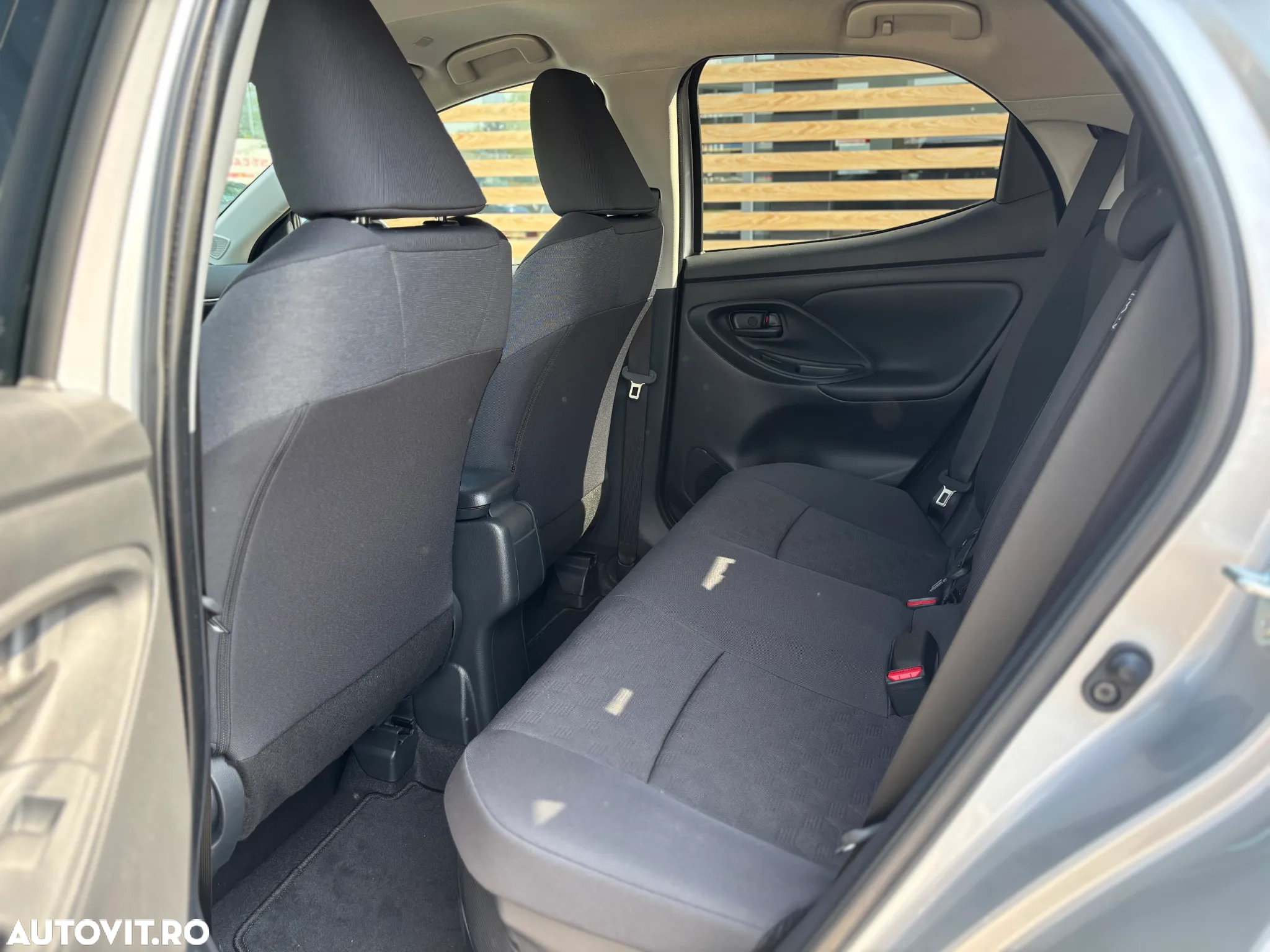 Toyota Yaris 1.5 VVT-i HSD Dynamic - 10