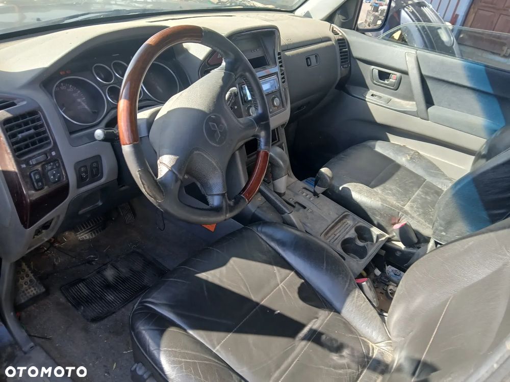 mitsubishi pajero III x08c maska zderzak lampa grill błotnik drzwi zbiornik paliwa szyba lusterko - 4