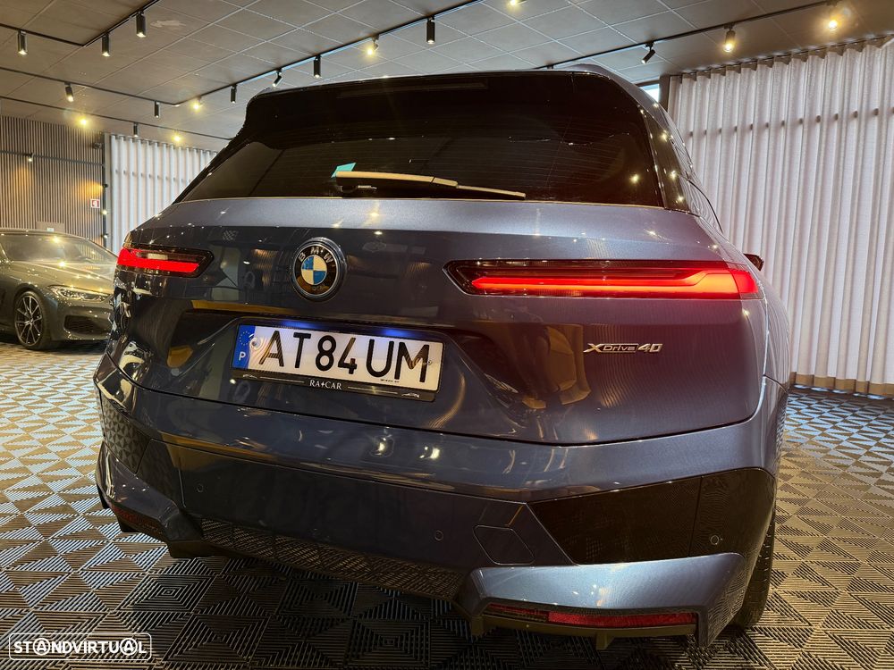 BMW iX xDrive 40 Pack Desportivo - 14