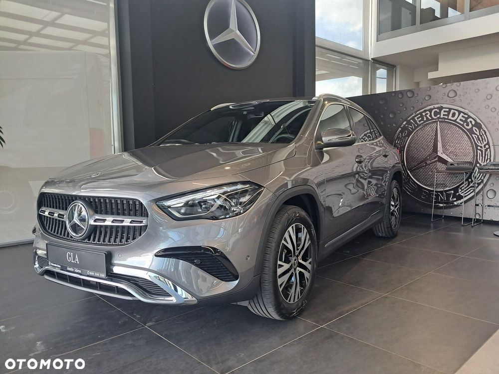 Mercedes-Benz GLA - 2