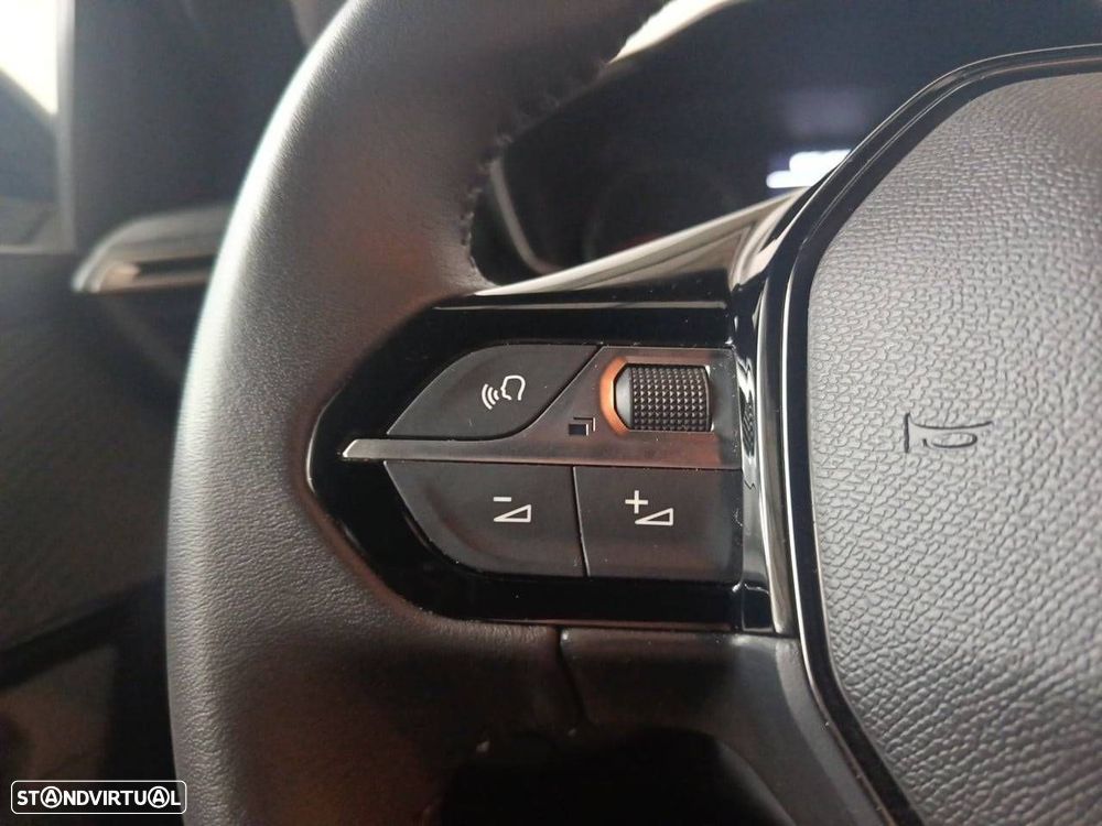 Peugeot 2008 1.2 PureTech Style - 16