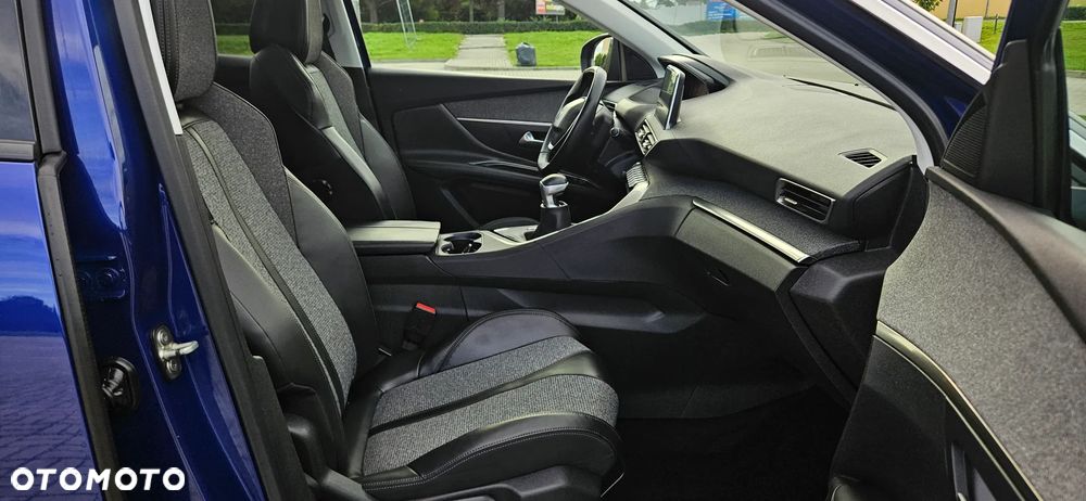 Peugeot 3008 1.2 PureTech Allure S&S - 11