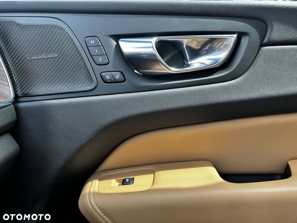 Volvo XC 60 - 19