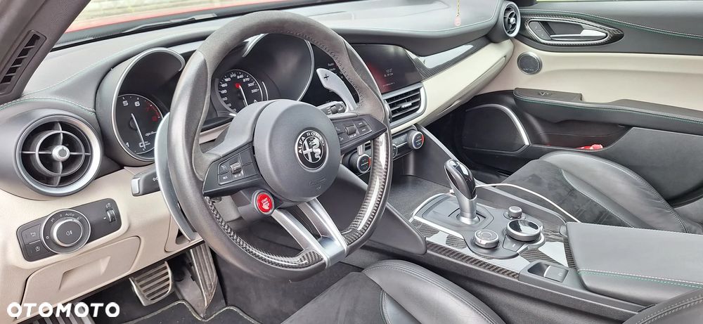Alfa Romeo Giulia 2.9 Bi Turbo V6 Quadrifoglio Nring - 24