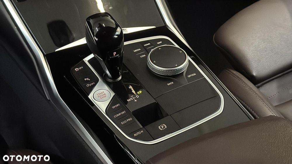 BMW Seria 3 330i M Sport sport - 16