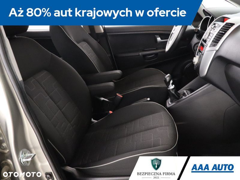 Kia Venga - 11