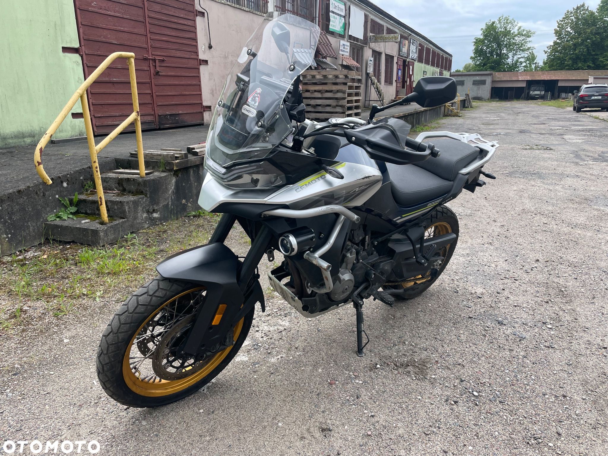 CFMoto 800MT Touring - 1