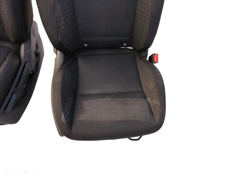 FOTEL KIEROWCY RENAULT CLIO V 2019-   Europa - 7