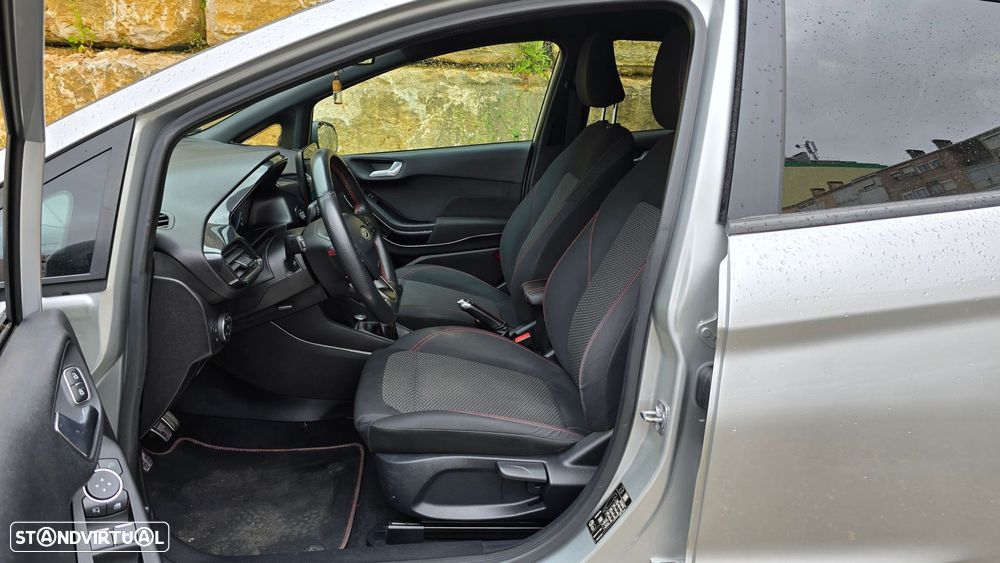 Ford Fiesta 1.0 EcoBoost ST-Line - 32