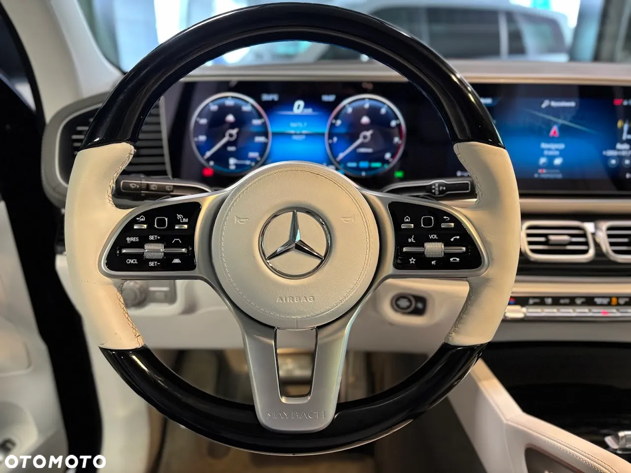 Mercedes-Benz GLS Maybach 600 4-Matic - 13
