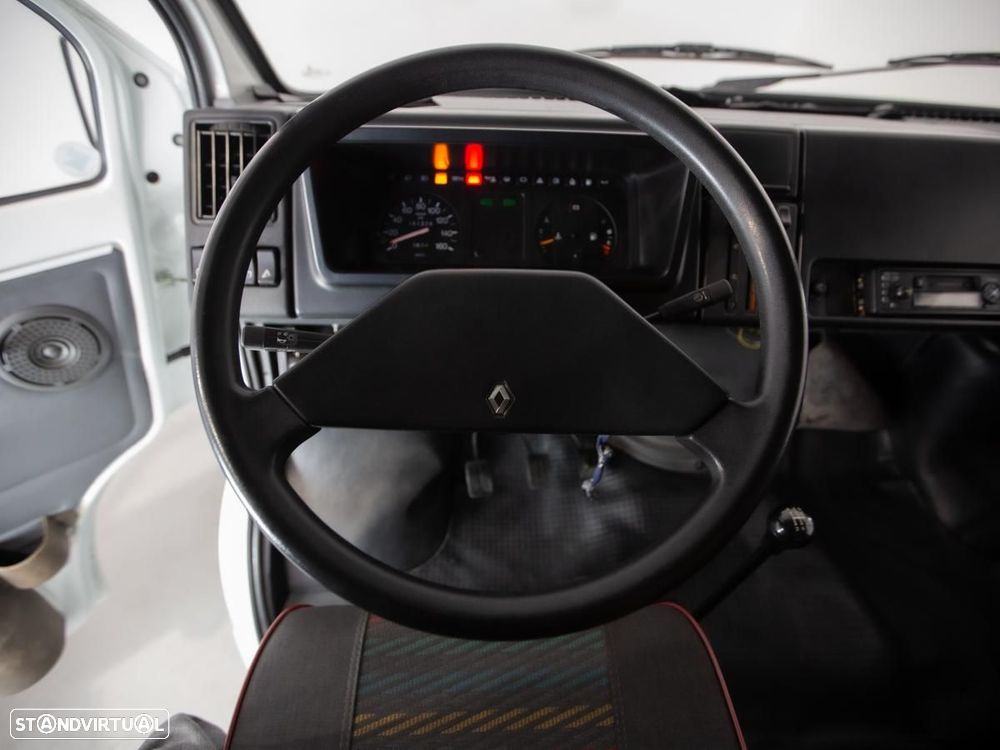 Renault Trafic - 15