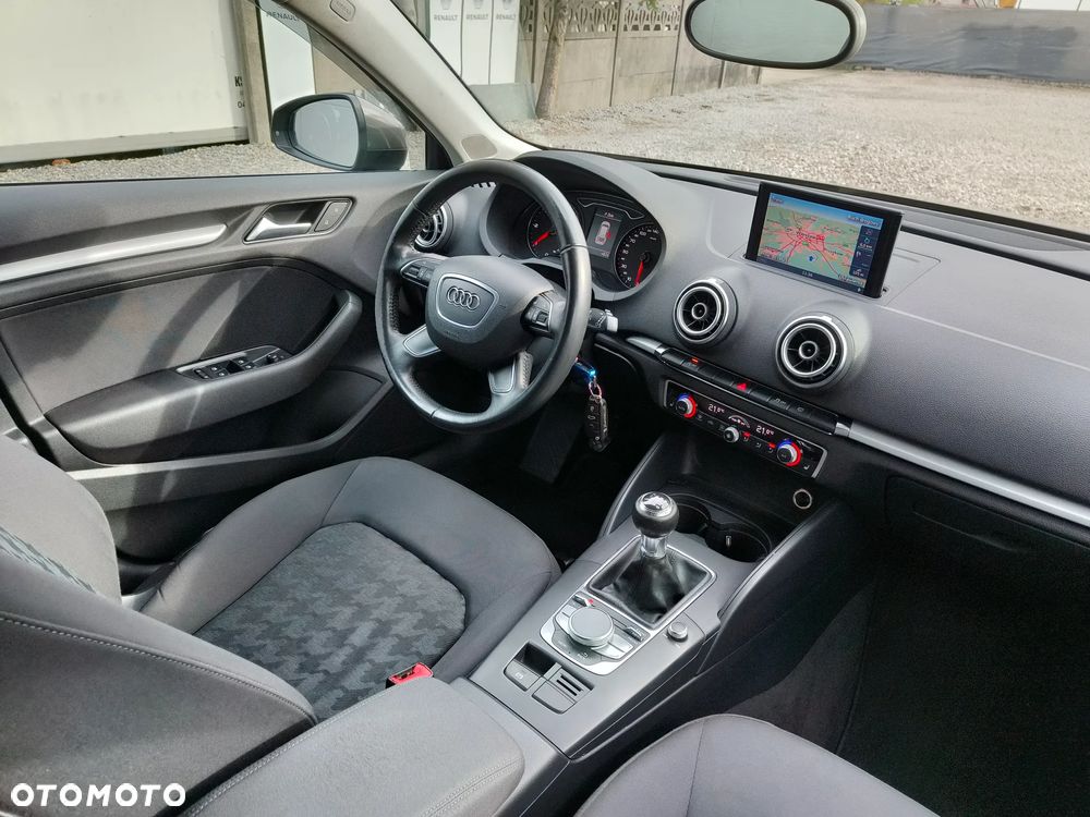 Audi A3 Sportback 1.6 TDI DPF Ambition - 8