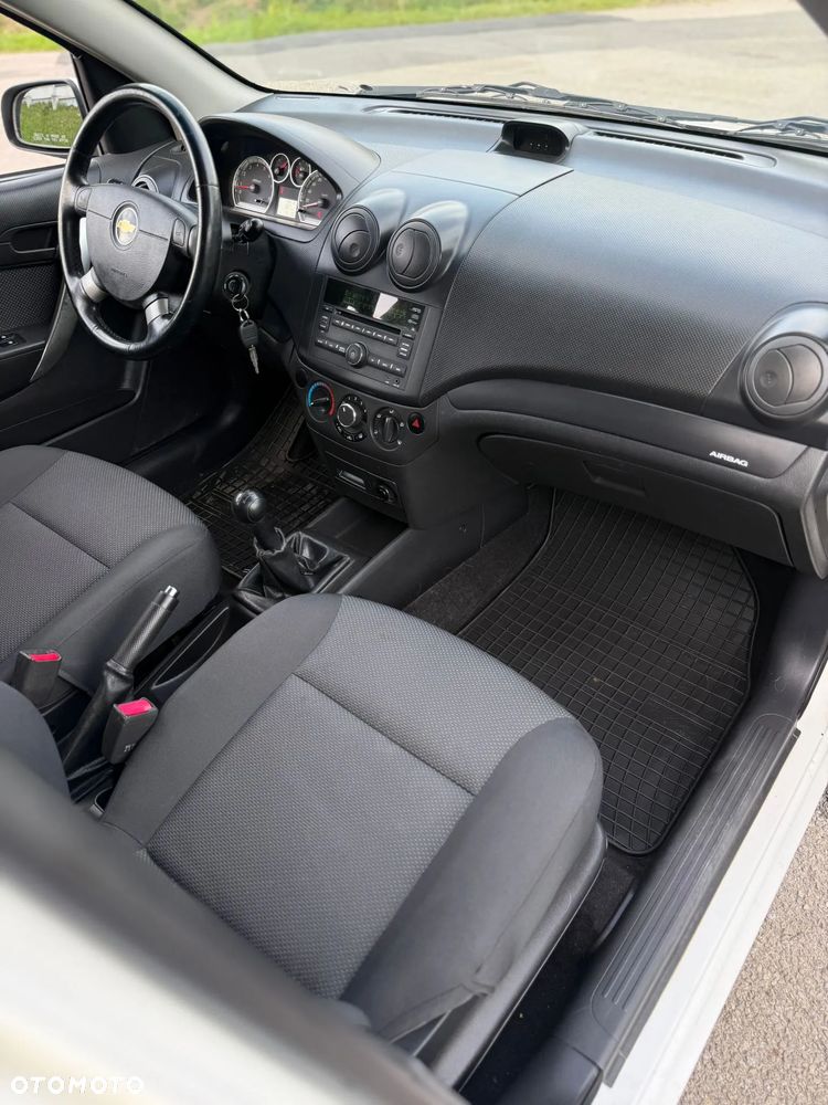 Chevrolet Aveo 1.2 LS - 22