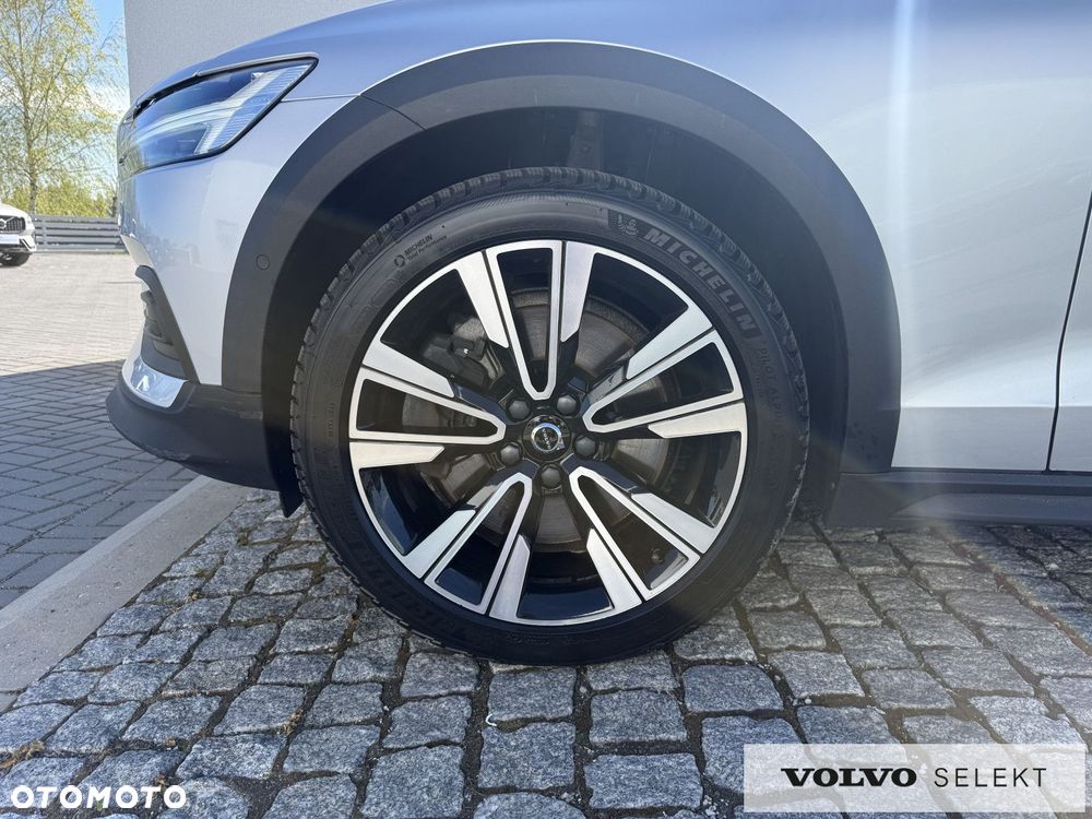 Volvo V60 Cross Country - 35
