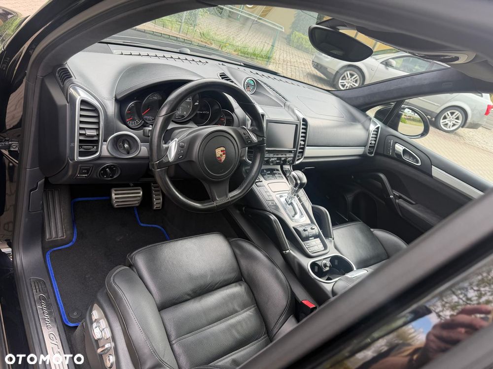 Porsche Cayenne - 12