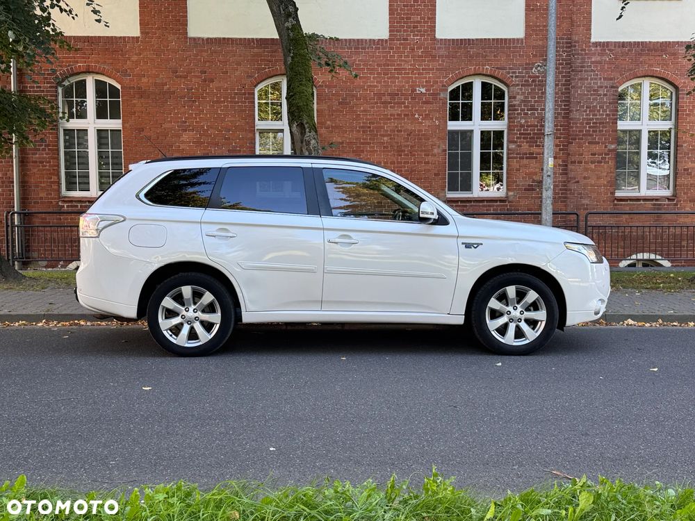Mitsubishi Outlander PHEV Instyle NAVI + - 1