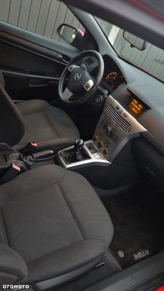 Opel Astra GTC 1.4 Edition - 4