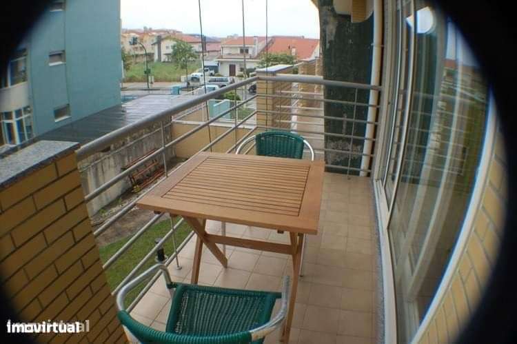 T2 com piscina, varanda e elevador em Miramar, Vila Nova de Gaia - Grande imagem: 5/19