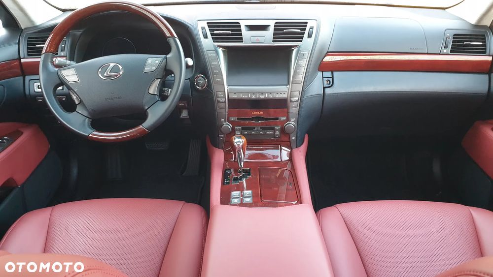 Lexus LS - 22