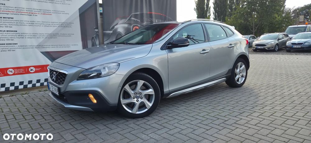Volvo V40 Cross Country D3 Drive-E Momentum - 4