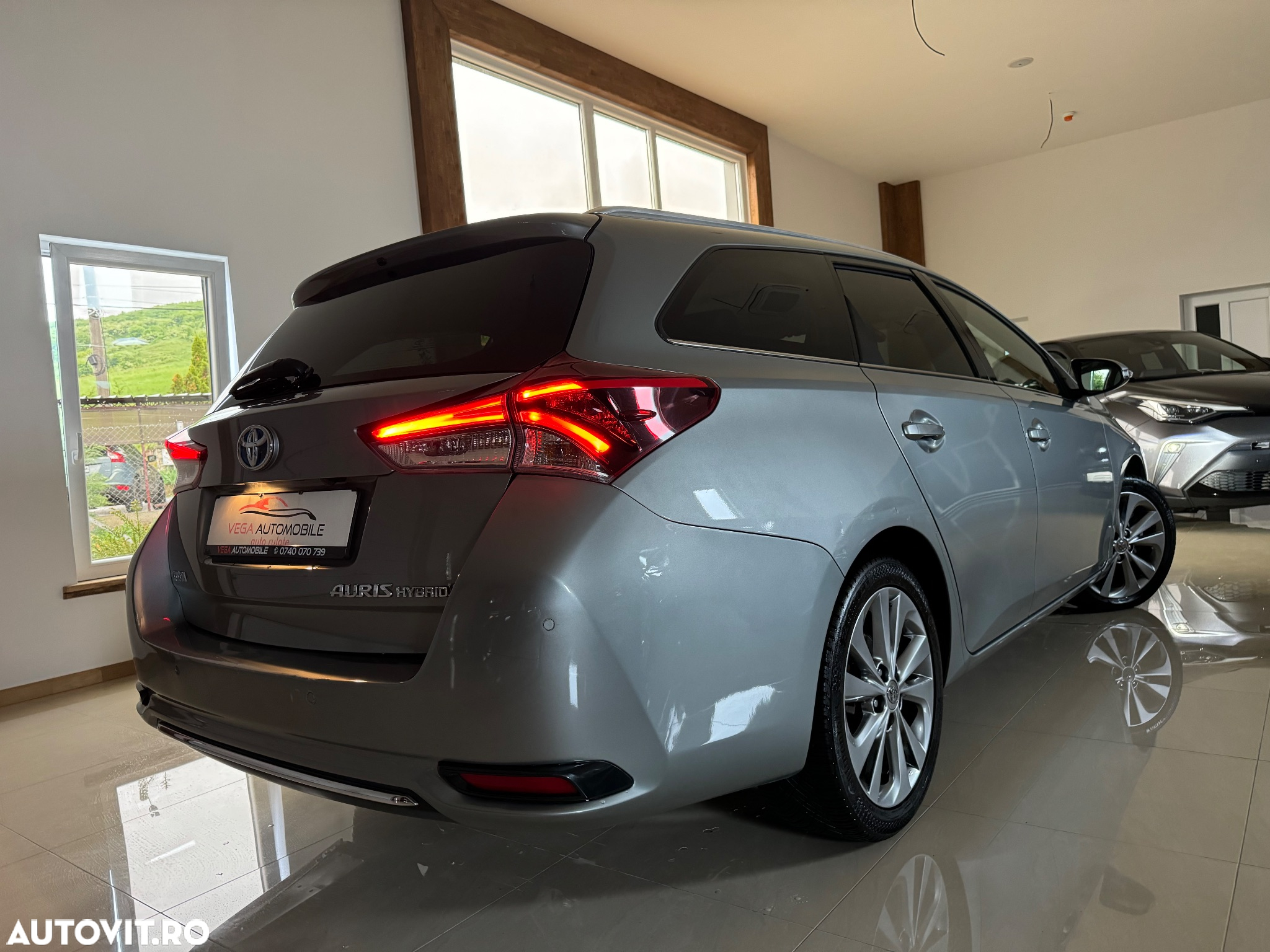 Toyota Auris 1.8 VVT-i Hybrid Automatik Touring Sports Edition-S - 3