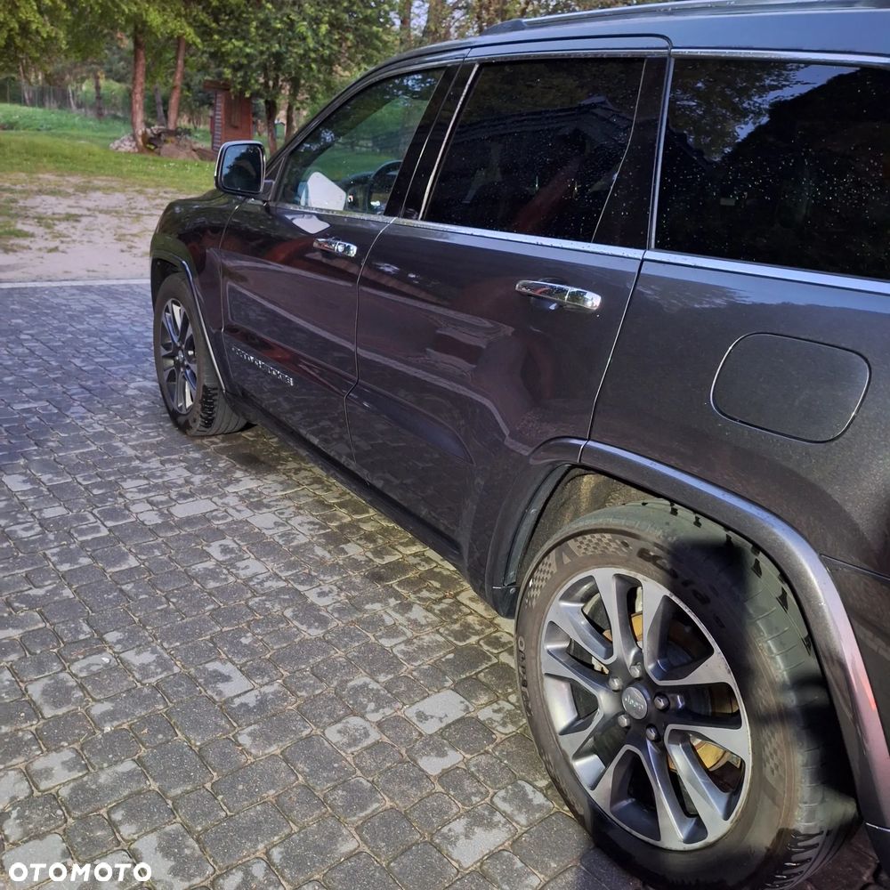 Jeep Grand Cherokee - 18