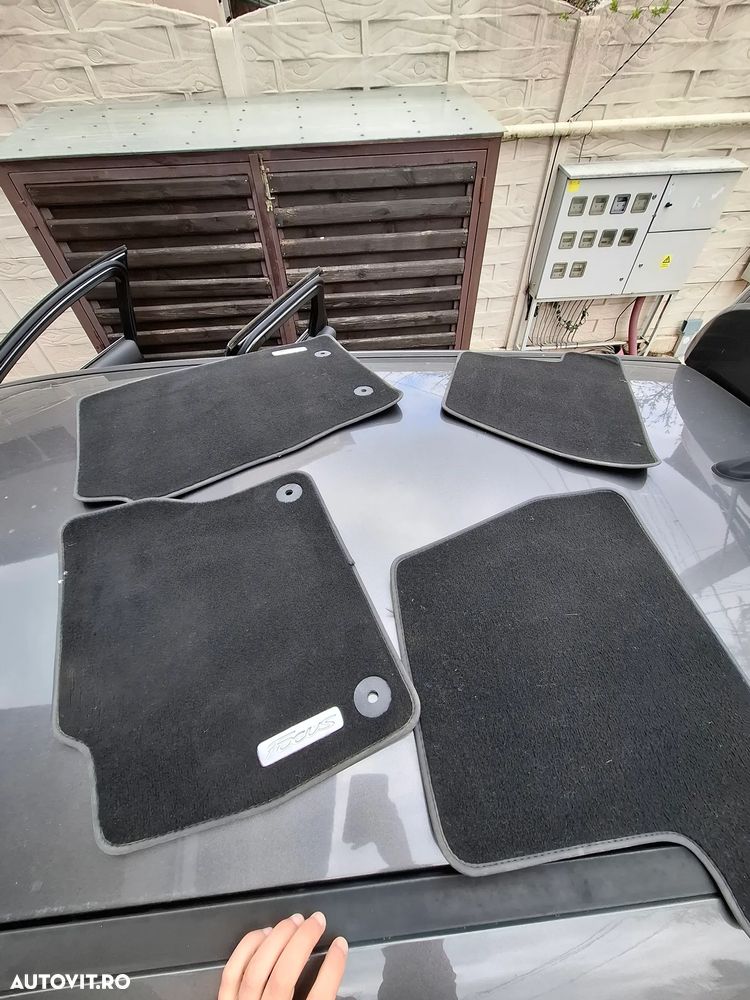 Ford Focus 1.0 EcoBoost Titanium - 24