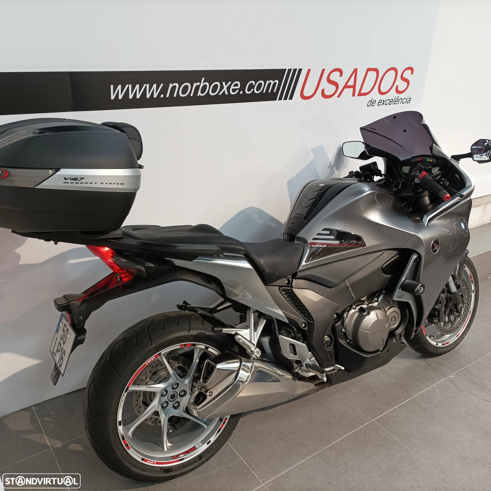 Honda VFR 1200 F - 3