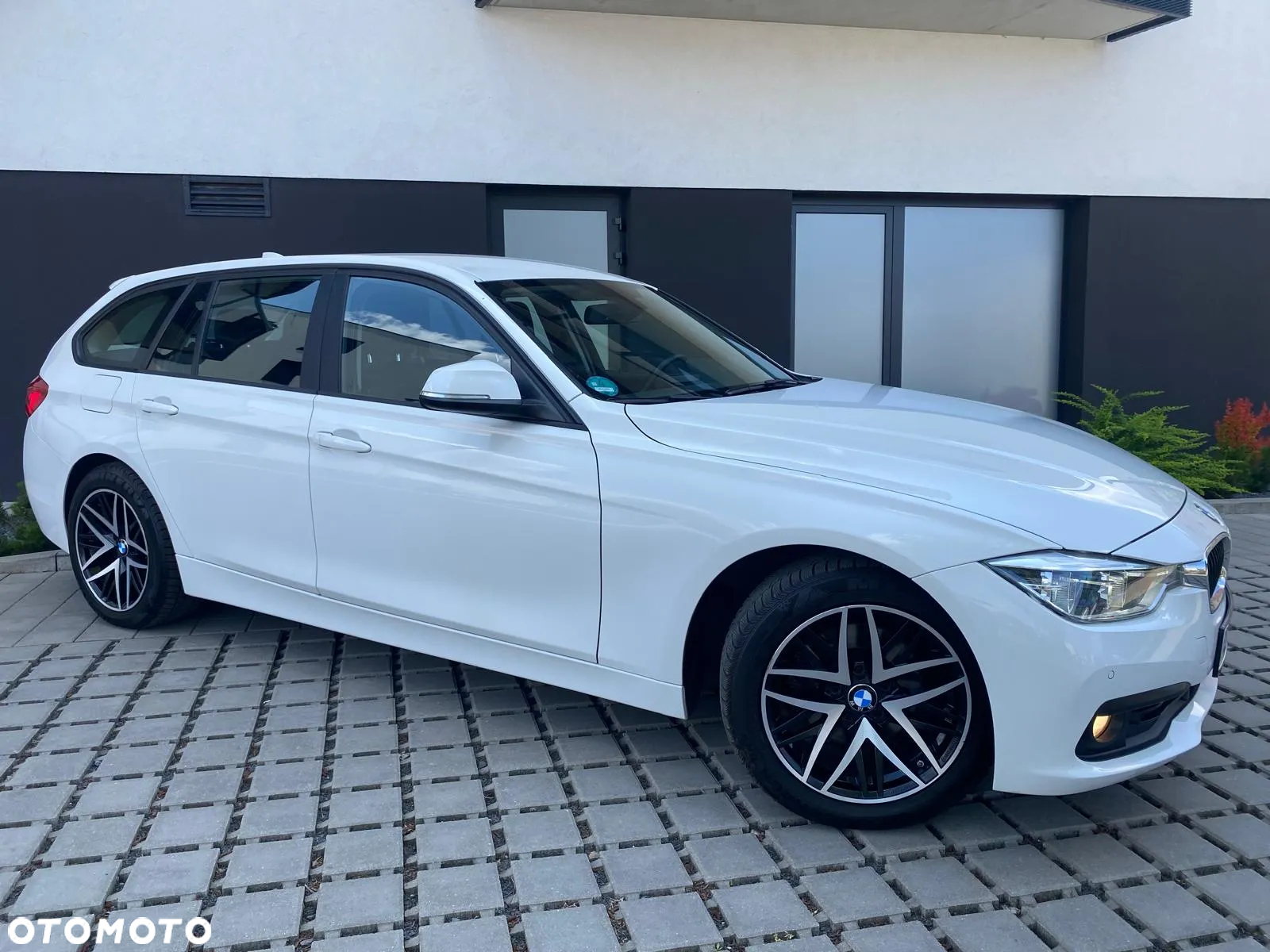BMW Seria 3 320d Luxury Line - 2