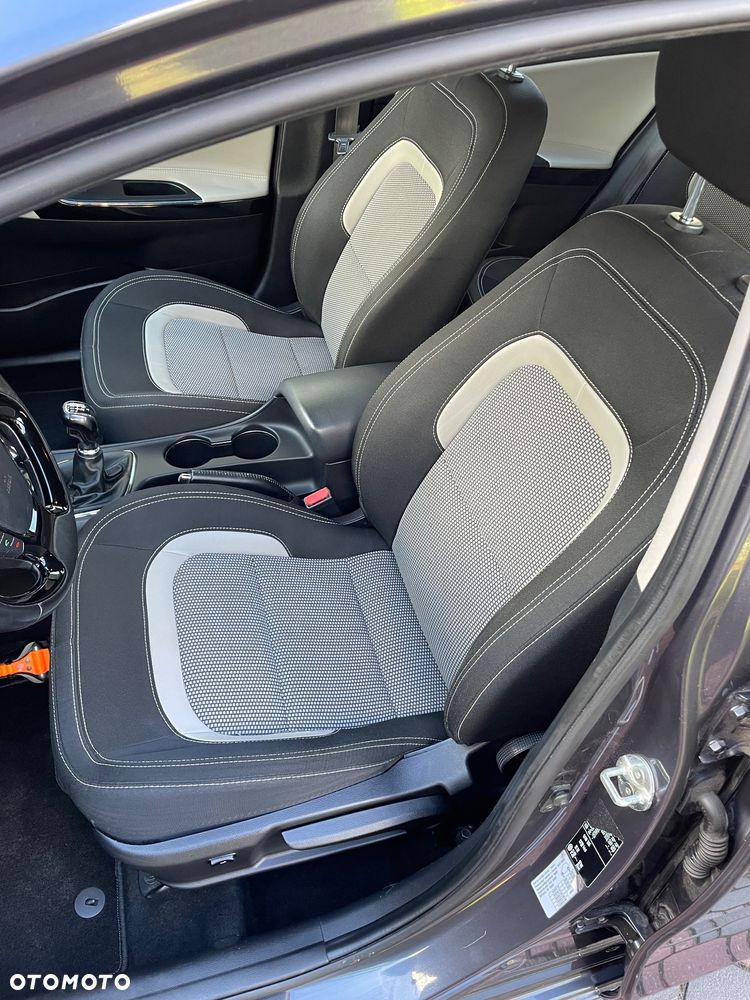 Kia Ceed - 16