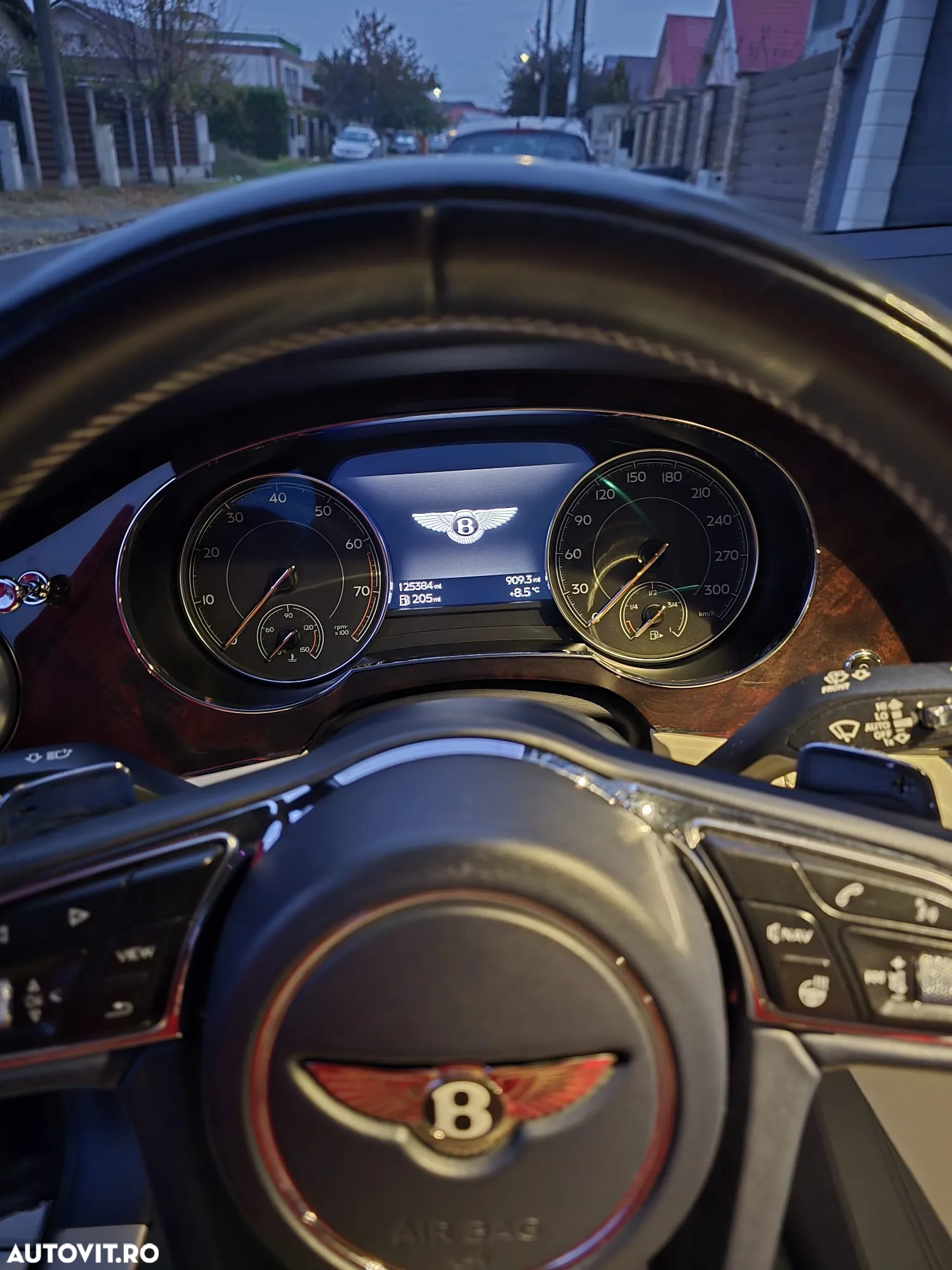 Bentley Bentayga W12 - 9