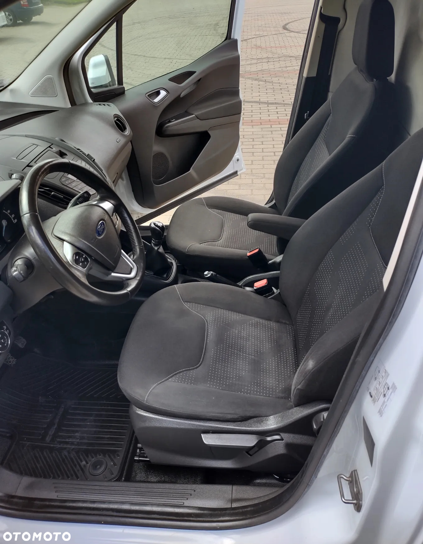 Ford Transit Courier - 7