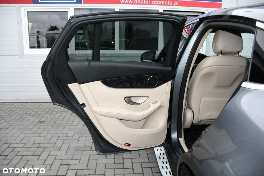 Mercedes-Benz GLC 200 d Business Edition - 37