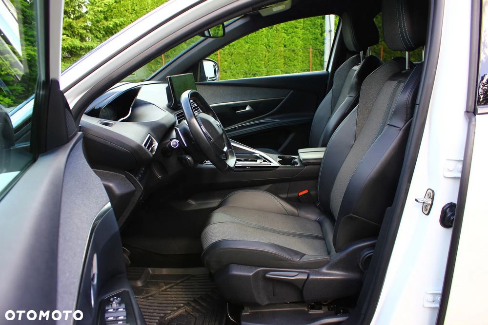 Peugeot 3008 225 e-EAT8 Allure - 22