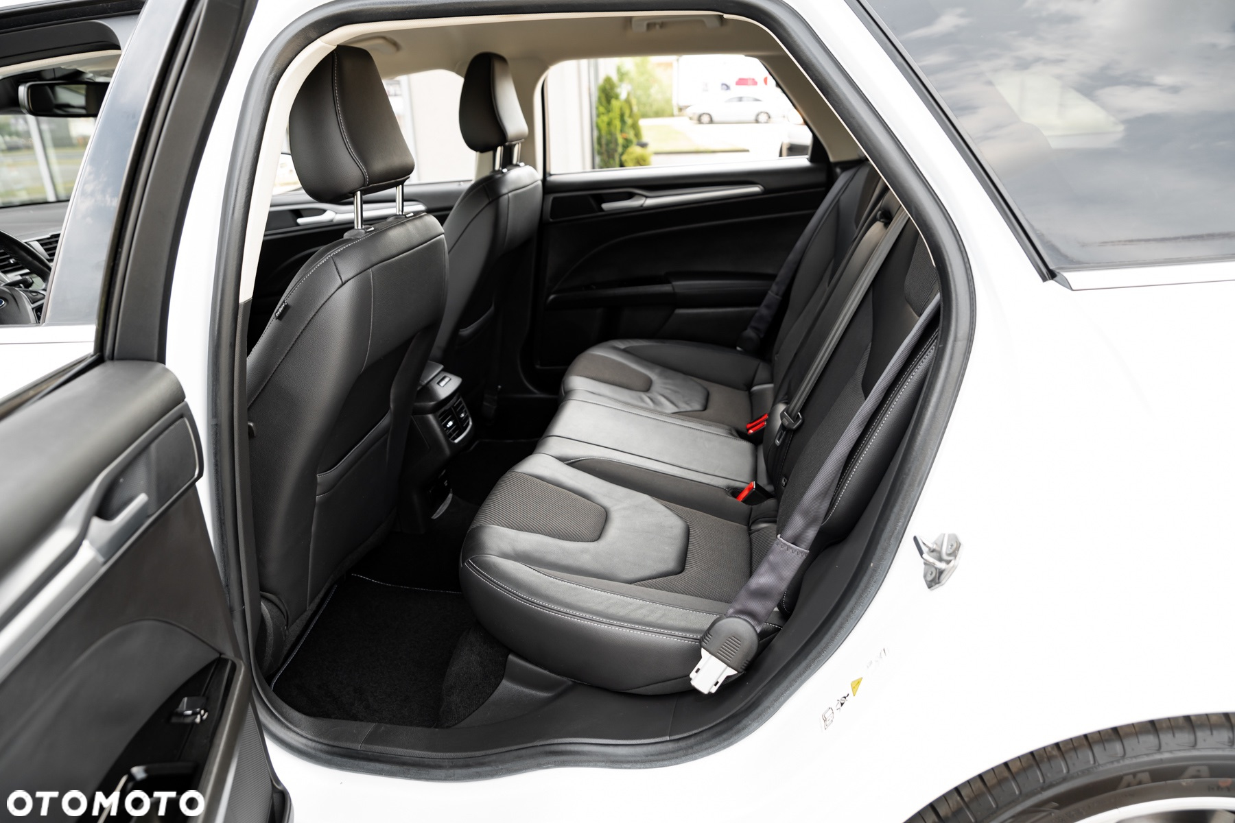 Ford Mondeo 2.0 TDCi Titanium PowerShift - 23