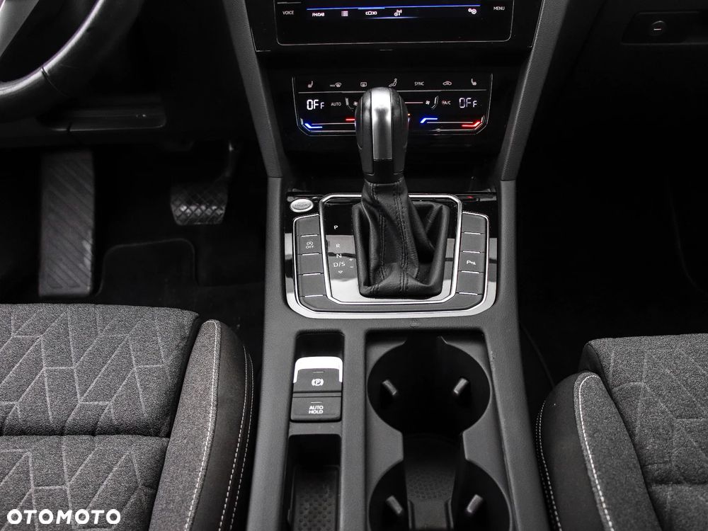 Volkswagen Passat 2.0 TDI Business DSG - 16