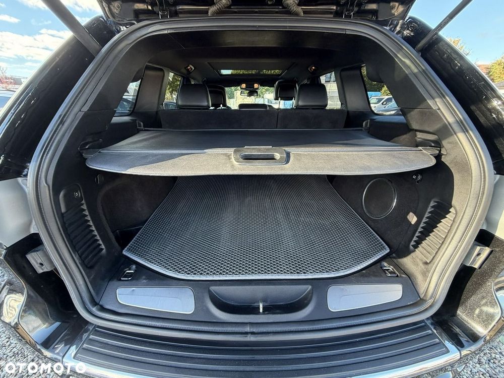 Jeep Grand Cherokee - 19