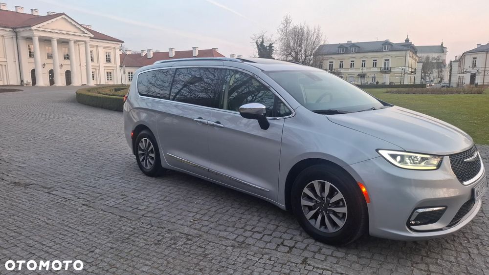 Chrysler Pacifica - 13