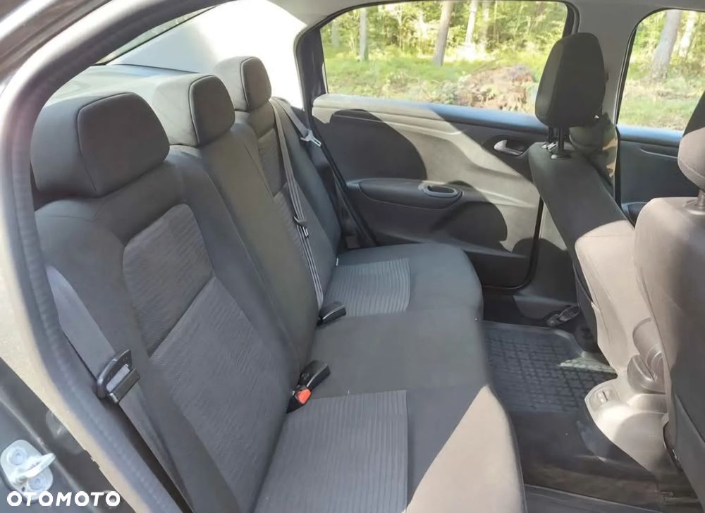 Peugeot 301 1.2 Pure Tech Access - 4