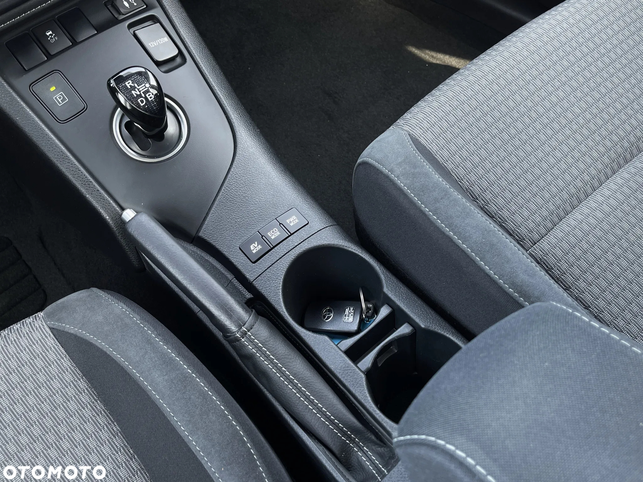 Toyota Auris 1.8 VVT-i Hybrid Automatik Style Selection - 30