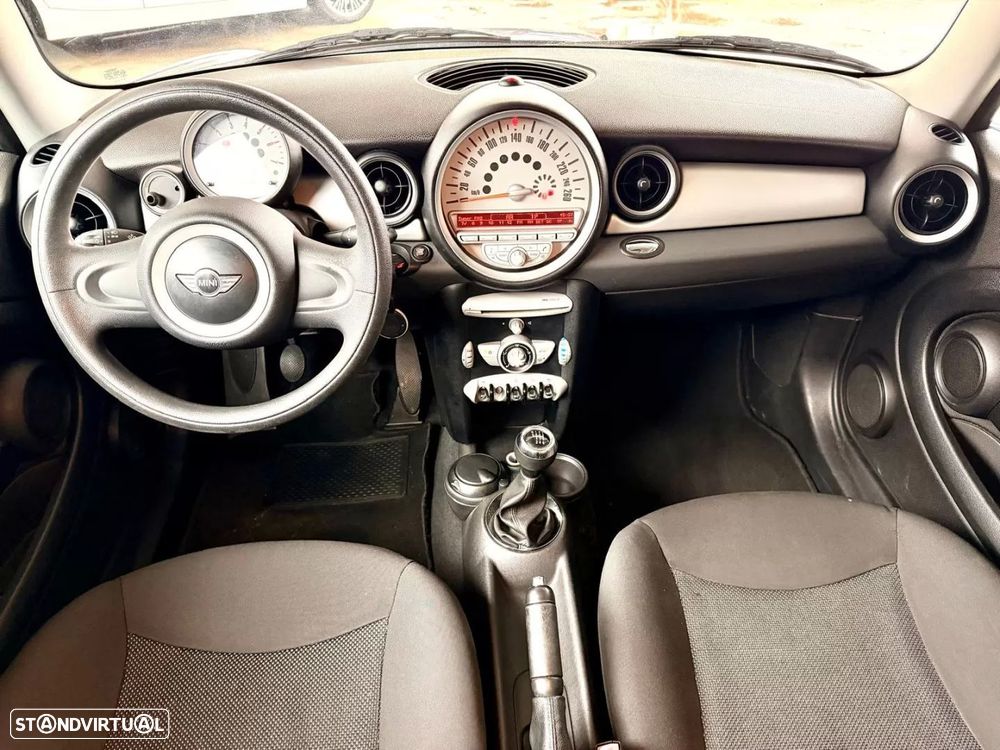 MINI Clubman Cooper D - 16