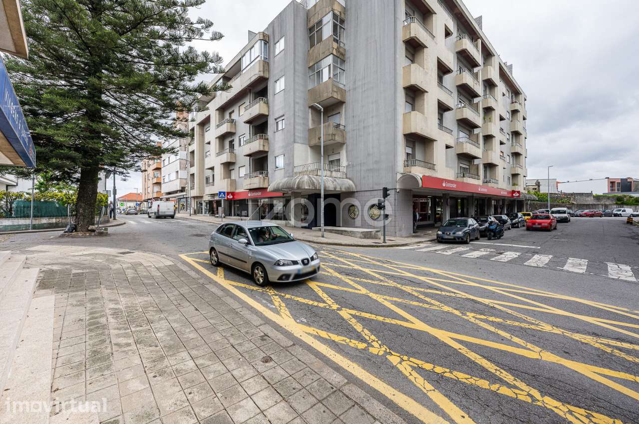 Apartamento T3+1 Ermesinde Centro Recuado com Terraço de 35 mts2 - Grande imagem: 4/45