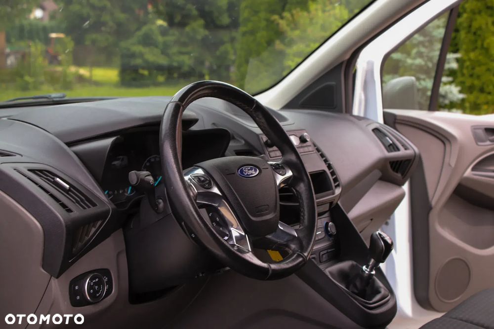 Ford Connect MAX - 29