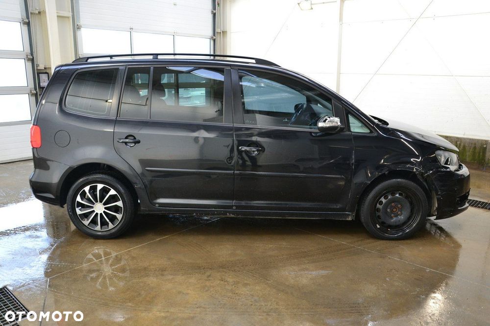 Volkswagen Touran - 8