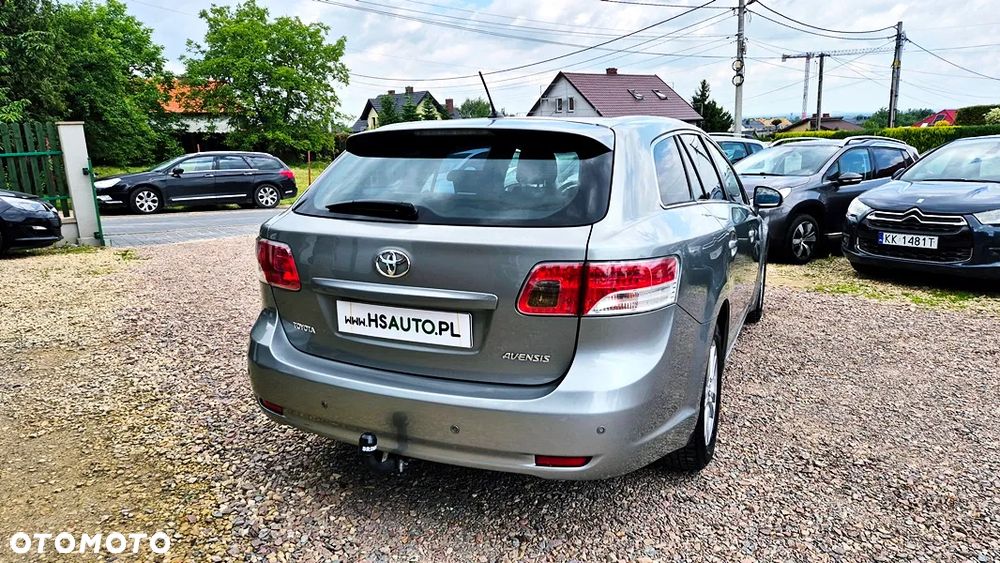 Toyota Avensis 2.0 Sol plus NAVI - 16