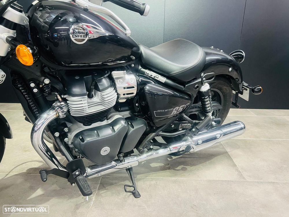 Royal Enfield Super Meteor 650 - 3