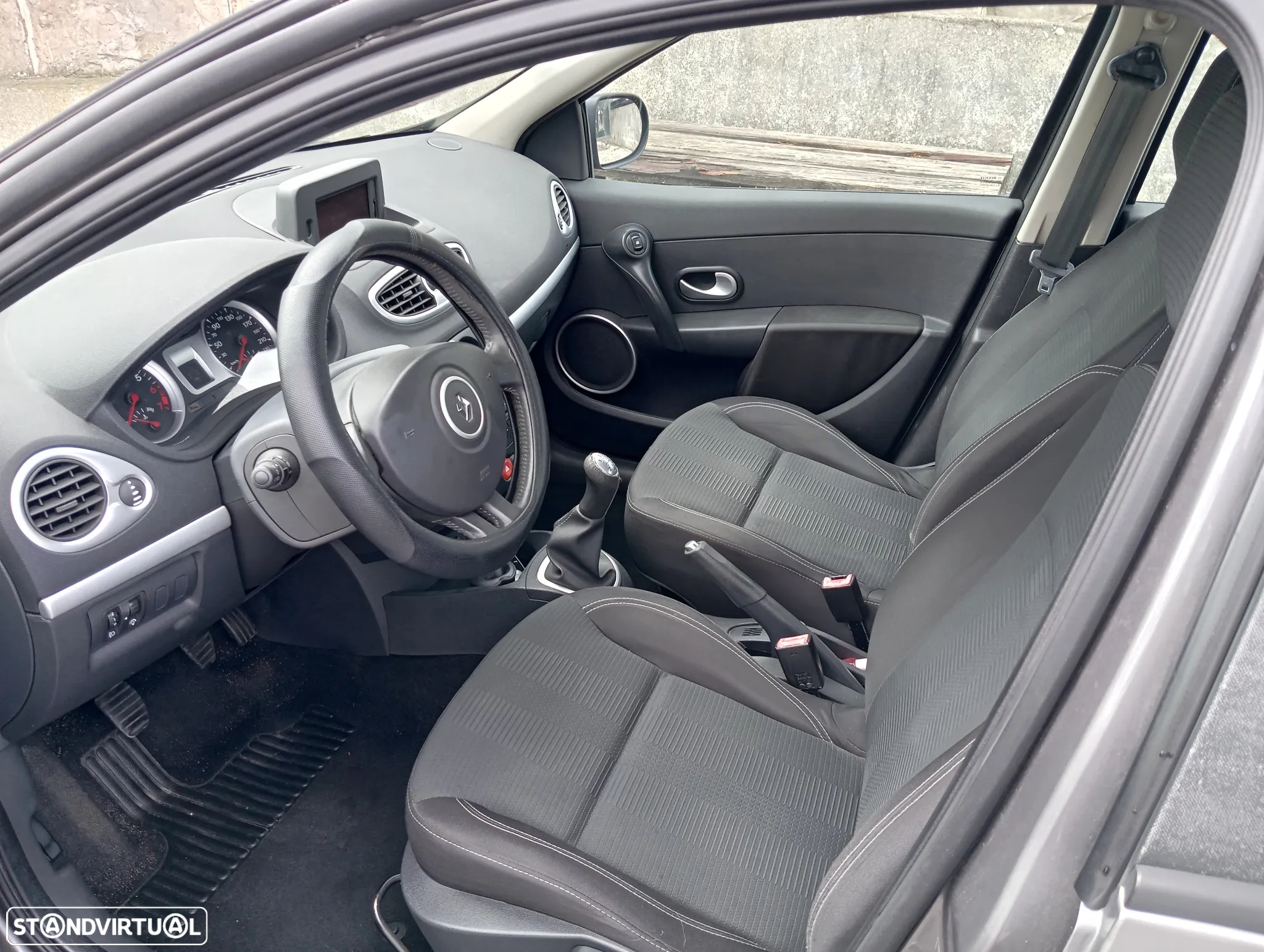 Renault Clio 1.2 16V Dynamique S - 4