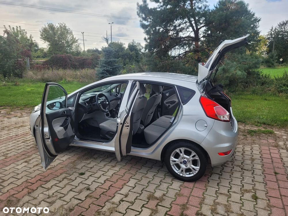 Ford Fiesta - 12