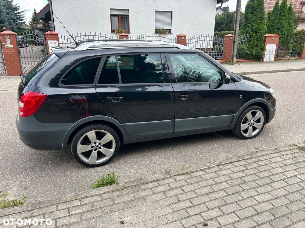 Skoda Fabia 1.6 16V Scout - 6