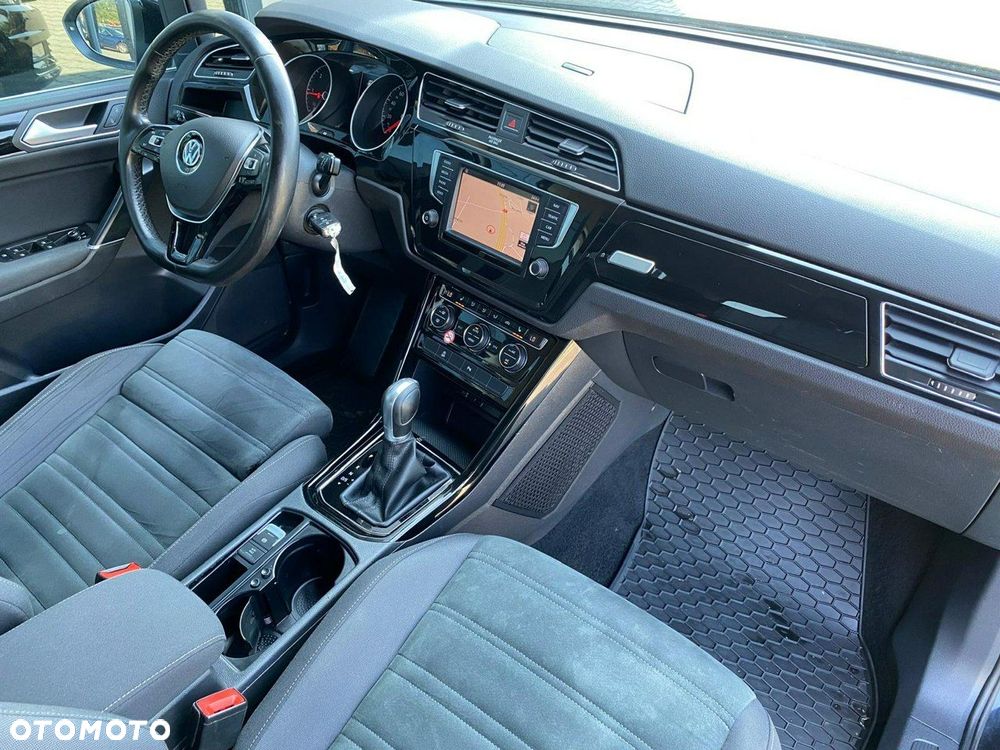 Volkswagen Touran - 14